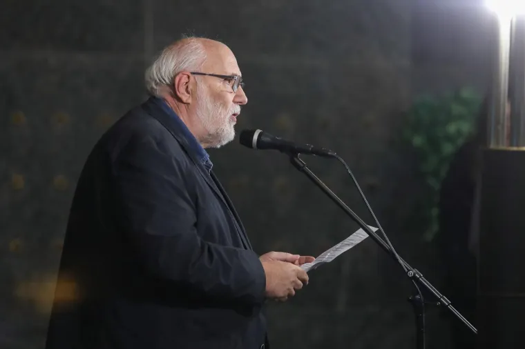 Glumci, voditelji, sporta&scaron;i, glazbenici... Svi su se do&scaron;li pozdraviti od prerano preminulog Matije Vuk&scaron;ića