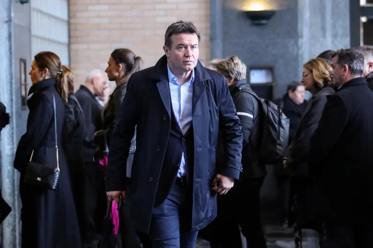 Glumci, voditelji, sporta&scaron;i, glazbenici... Svi su se do&scaron;li pozdraviti od prerano preminulog Matije Vuk&scaron;ića