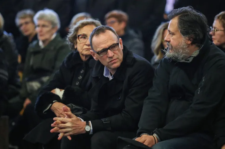 Glumci, voditelji, sporta&scaron;i, glazbenici... Svi su se do&scaron;li pozdraviti od prerano preminulog Matije Vuk&scaron;ića