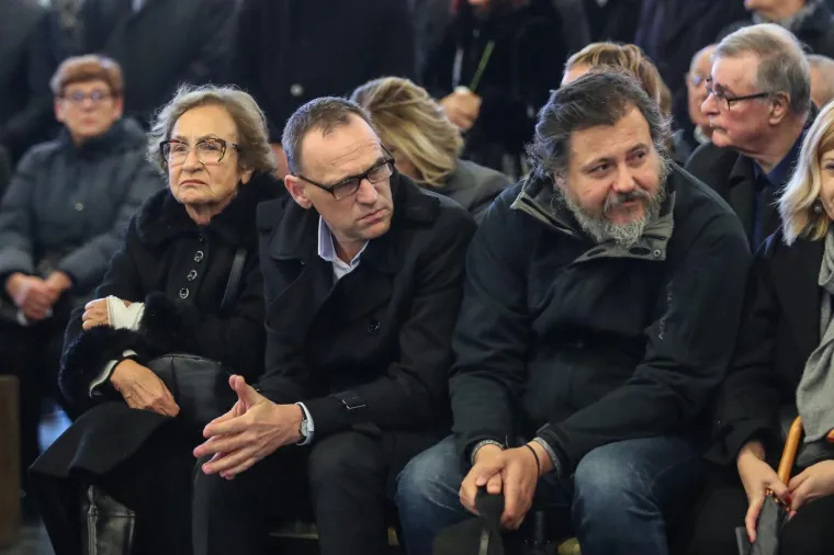 Glumci, voditelji, sporta&scaron;i, glazbenici... Svi su se do&scaron;li pozdraviti od prerano preminulog Matije Vuk&scaron;ića