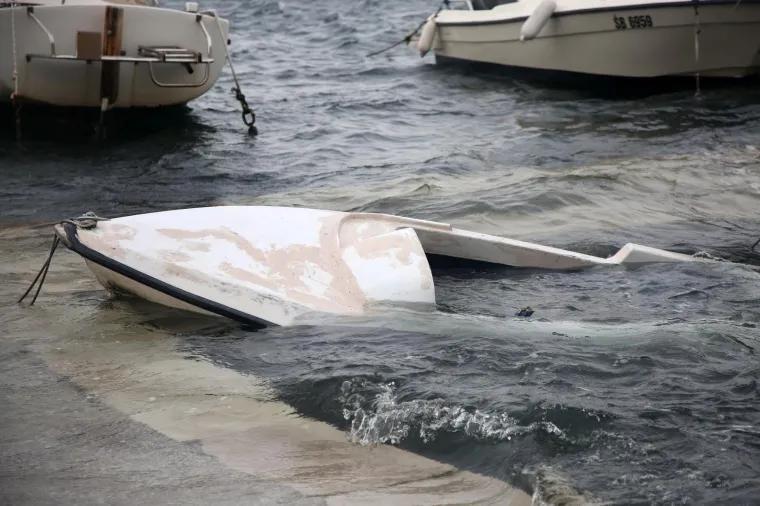 Olujno jugo s orkanskim udarima - zasad manje &scaron;tete i 'užarene' linije vatrogasnih postrojba