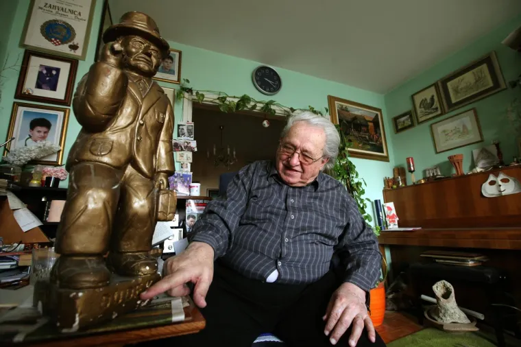 U ulozi Dudeka prvi put se pojavio u TV filmu "Kolinje" i miniseriji "Meja&scaron;i" iz 1970.