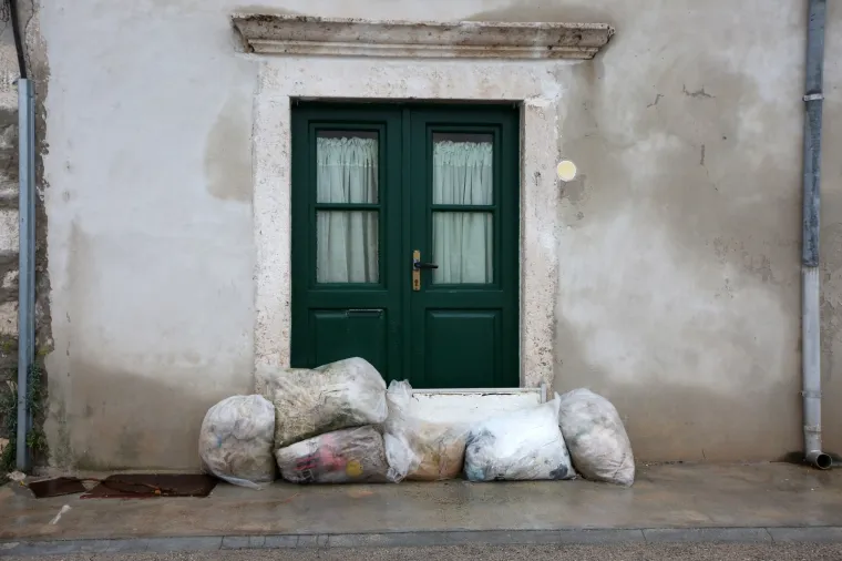 Kataklizma u &Scaron;ibeniku: Riva i terese kafića pod vodom, more do&scaron;lo do kuća!