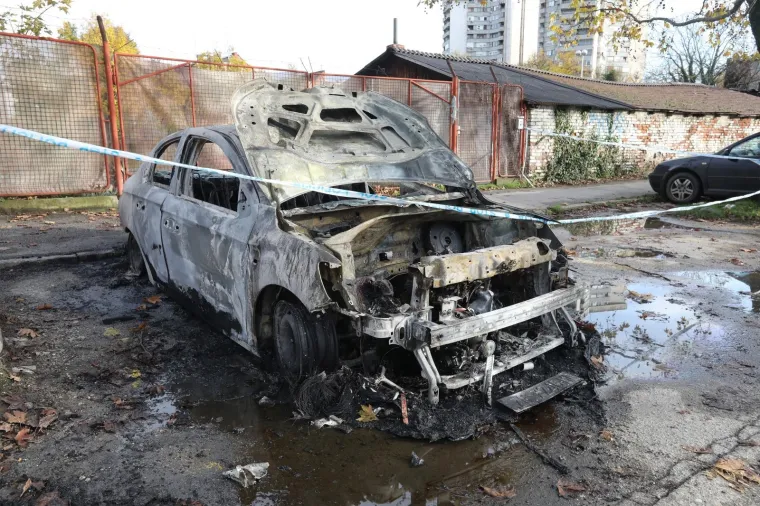 Što se događa u Zagrebu? Noćas planulo čak devet vozila, šteta je golema