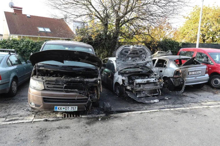 &Scaron;to se događa u Zagrebu? Noćas planulo čak devet vozila, &scaron;teta je golema