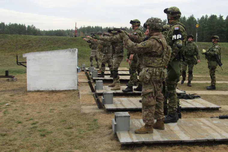 Hrvatski vojnici Rumunjima i Amerikancima pokazali koliko su precizni: Pucalo se i samokresom