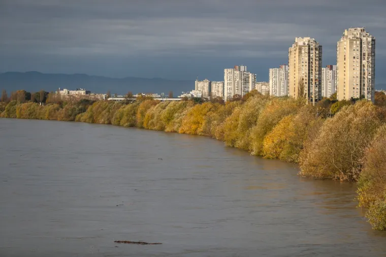 Vodeni val i u Zagrebu: Sava se izlila iz korita