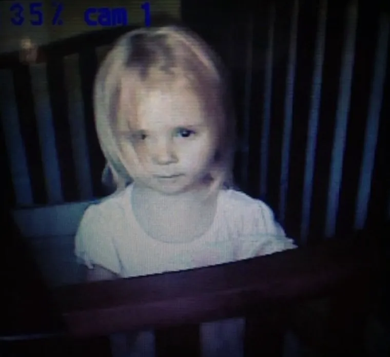 ... ba&scaron; kao i djevojčica svoje roditelje na web cameri.