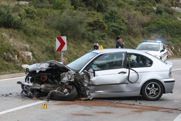 KAOS NA ULAZU U &Scaron;IBENIK: Sudarila se četiri auta, staklo i lim posvuda, promet u kolapsu