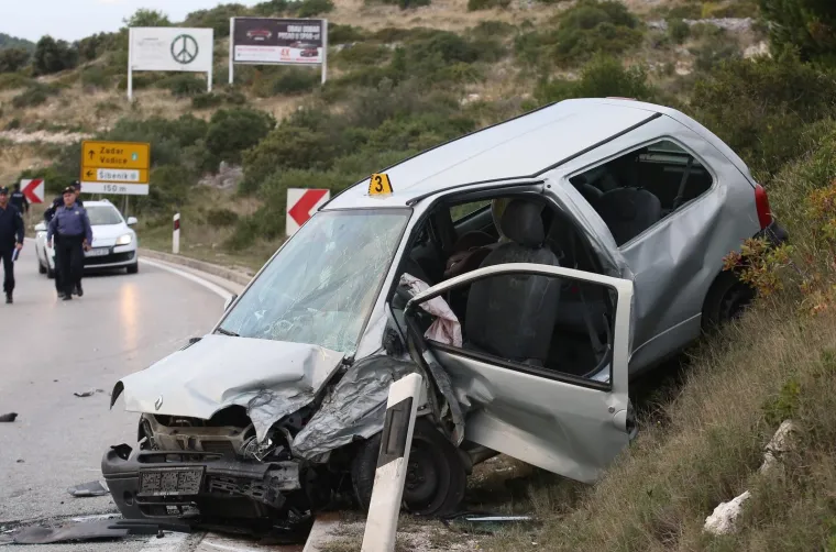 KAOS NA ULAZU U &Scaron;IBENIK: Sudarila se četiri auta, staklo i lim posvuda, promet u kolapsu