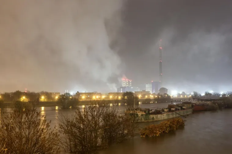 Zagrepčani svjedoče nimalo ugodnim prizorima: Rijeka Sava se izlila iz korita