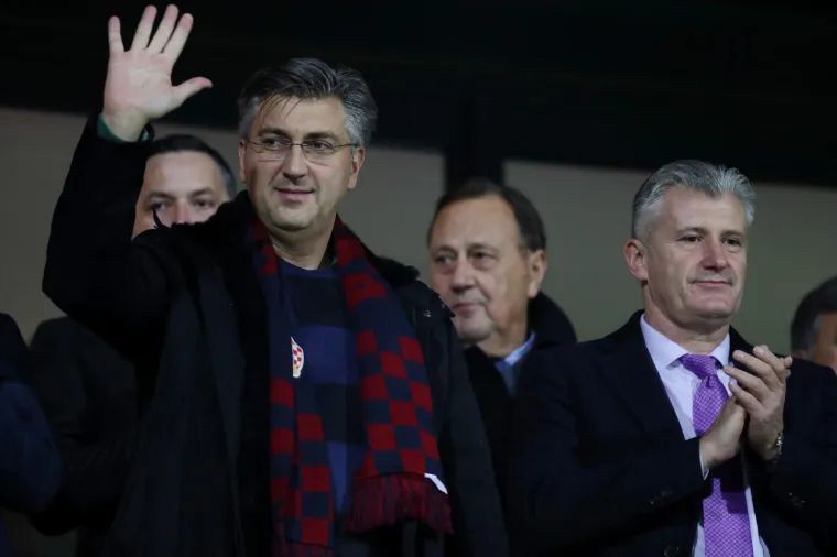 TKO JE SVE DO&Scaron;AO NA RUJEVICU? Poznati ispunili svečanu ložu, pogledajte u čijem je dru&scaron;tvu &Scaron;uker pratio Vatrene