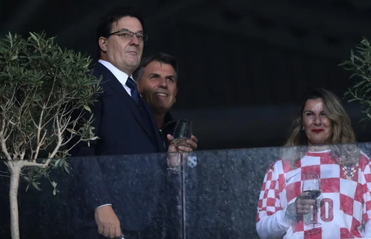 TKO JE SVE DO&Scaron;AO NA RUJEVICU? Poznati ispunili svečanu ložu, pogledajte u čijem je dru&scaron;tvu &Scaron;uker pratio Vatrene