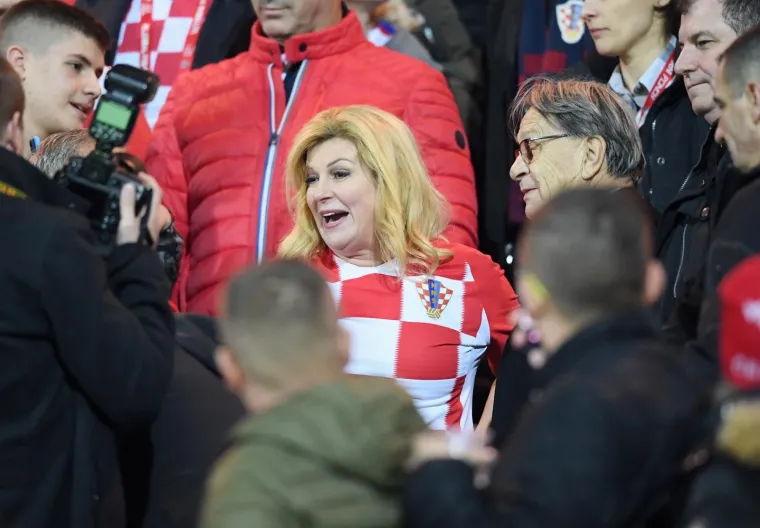 TKO JE SVE DO&Scaron;AO NA RUJEVICU? Poznati ispunili svečanu ložu, pogledajte u čijem je dru&scaron;tvu &Scaron;uker pratio Vatrene