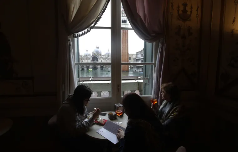 U Veneciji plimni val preko metar i pol: Firenza i Pisa u pripravnosti, hoće li se ponoviti isti scenarij?