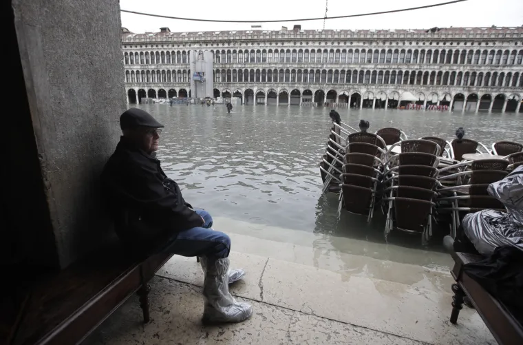 U Veneciji plimni val preko metar i pol: Firenza i Pisa u pripravnosti, hoće li se ponoviti isti scenarij?