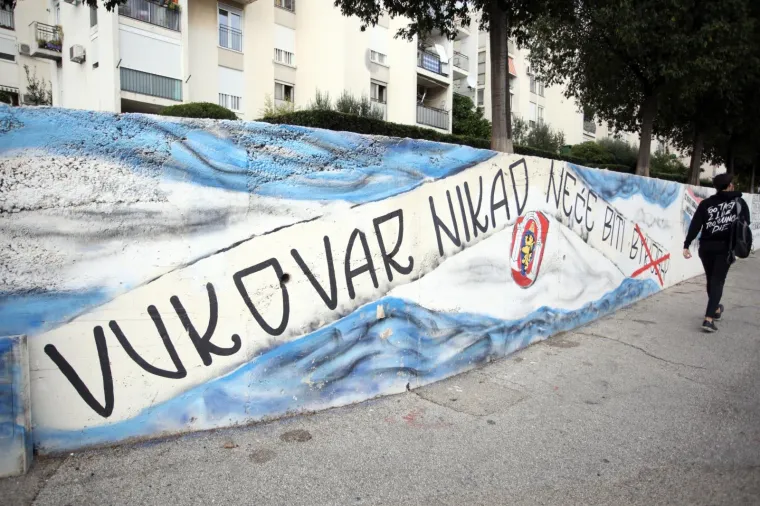 Murali diljem Hrvatske odolijevaju svim vremenima i stoje kao trajni podsjetnik na žrtvu Vukovara