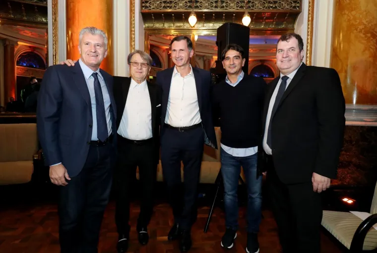 Pogledajte tko se sve pojavio na predstavljanju Modrićeve knjige: Marcelo, Boban, &Scaron;uker, Ćiro...