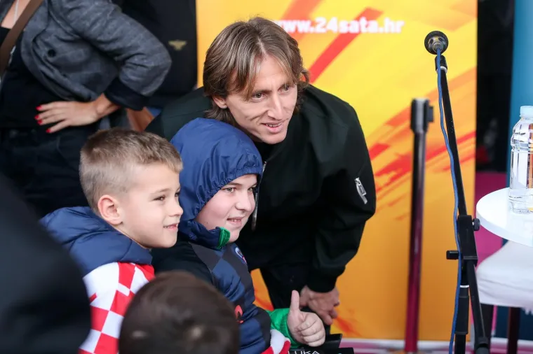 Luka Modrić na Interliberu otkrio najdraže knjige iz djetinjstva i djeci dao važan savjet