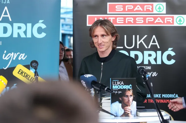 Luka Modrić na Interliberu otkrio najdraže knjige iz djetinjstva i djeci dao važan savjet