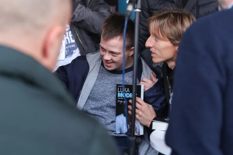 Luka Modrić na Interliberu otkrio najdraže knjige iz djetinjstva i djeci dao važan savjet