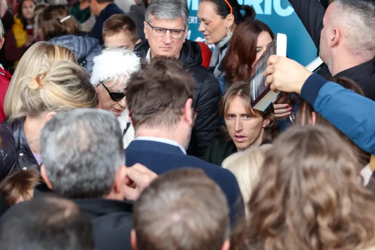 Luka Modrić na Interliberu otkrio najdraže knjige iz djetinjstva i djeci dao važan savjet