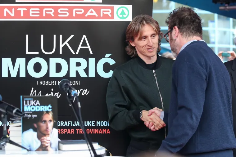 Luka Modrić na Interliberu otkrio najdraže knjige iz djetinjstva i djeci dao važan savjet