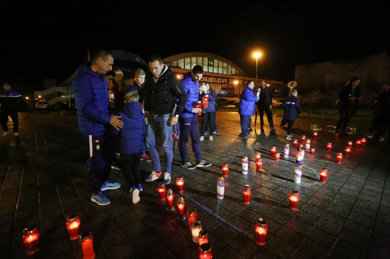 U Karlovcu su svijeće zapalili sportaši