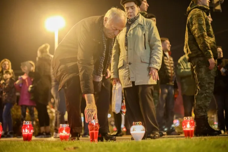 Paljenje svijeća u Zagrebu