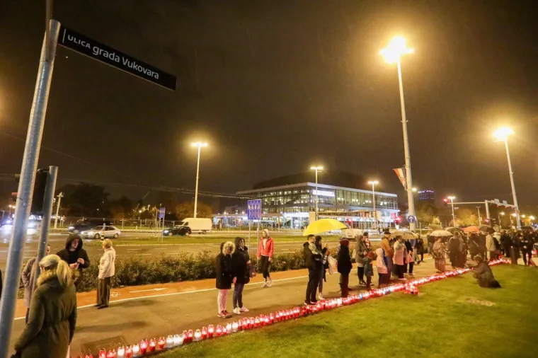 Paljenje svijeća u Zagrebu