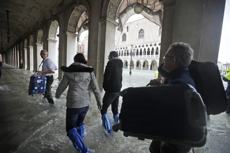 Dobre vijesti za Veneciju: Očekuje se spu&scaron;tanje razine vode, &scaron;kole će ponovno otvoriti svoja vrata