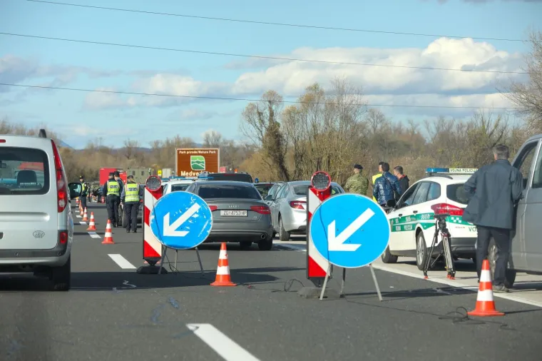 Na zagrebačkoj obilaznici dogodila se prometna nesreća između vozila Hrvatske vojske i osobnog vozila. Jedna osoba je poginula.