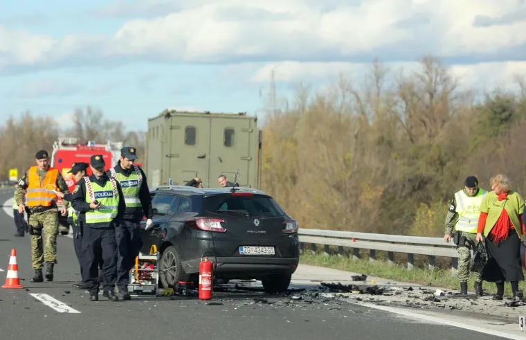 SUDAR VOZILA HRVATSKE VOJSKE I OSOBNOG VOZILA: Jedna osoba je poginula