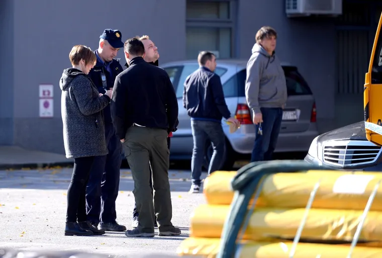 EKSPLOZIJA U ZAGREBU: Kran zapeo za dalekovod