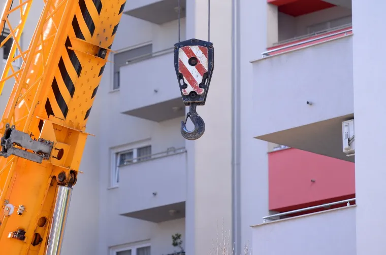 EKSPLOZIJA U ZAGREBU: Kran zapeo za dalekovod
