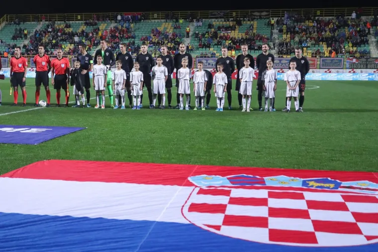 Hrvatska se u Puli s dva igrača manje pobjedom nad Gruzijom oprostila od 2019., ali i 'srebrnih' dresova