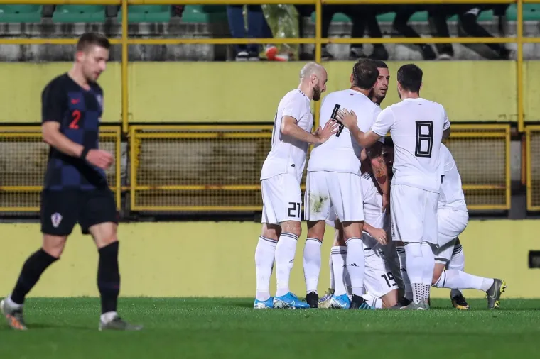 Hrvatska se u Puli s dva igrača manje pobjedom nad Gruzijom oprostila od 2019., ali i 'srebrnih' dresova