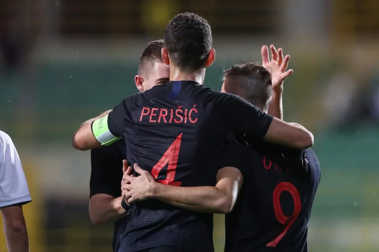 Hrvatska se u Puli s dva igrača manje pobjedom nad Gruzijom oprostila od 2019., ali i 'srebrnih' dresova