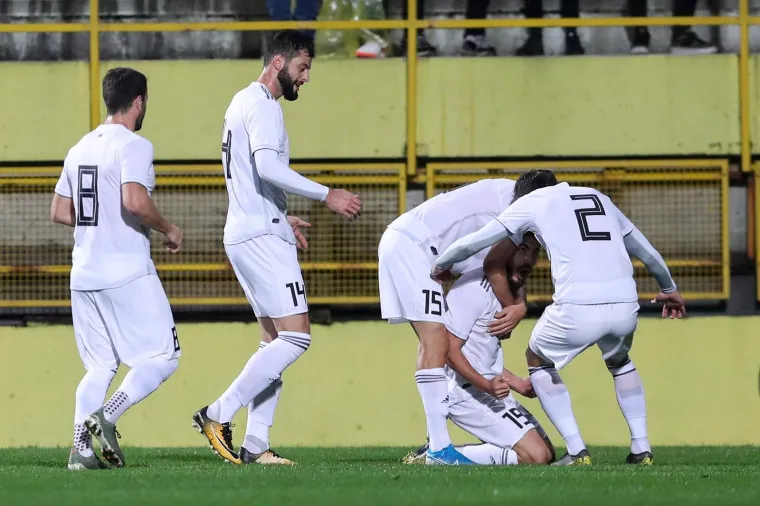 Hrvatska se u Puli s dva igrača manje pobjedom nad Gruzijom oprostila od 2019., ali i 'srebrnih' dresova