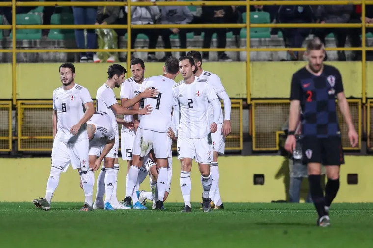 Hrvatska se u Puli s dva igrača manje pobjedom nad Gruzijom oprostila od 2019., ali i 'srebrnih' dresova