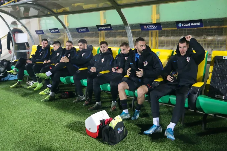 Hrvatska se u Puli s dva igrača manje pobjedom nad Gruzijom oprostila od 2019., ali i 'srebrnih' dresova