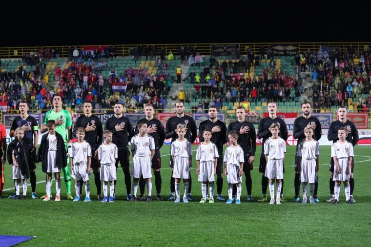 Hrvatska se u Puli s dva igrača manje pobjedom nad Gruzijom oprostila od 2019., ali i 'srebrnih' dresova