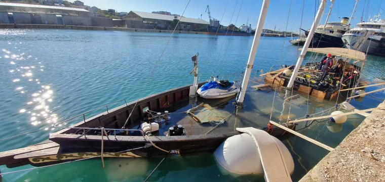 Jedrilica potonula u olujnom nevremenu u Splitu: Požrtvovni ronioci izvadili je iz mora