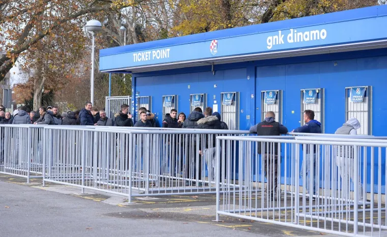 Gužva kod maksimirskog stadiona: Rasprodano svih 3000 ulaznica za utakmicu u Milanu!