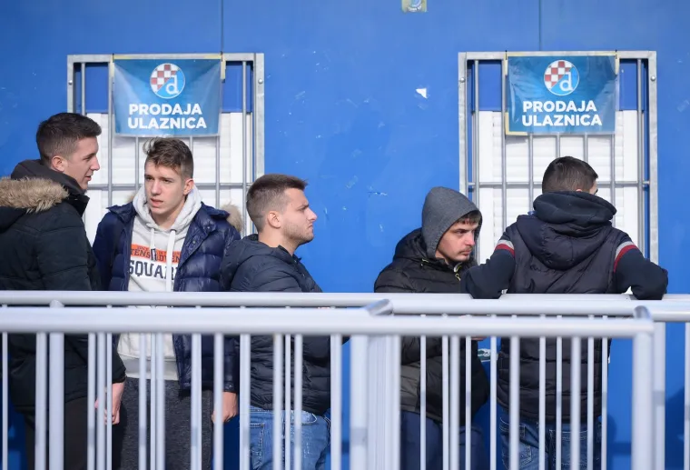 Gužva kod maksimirskog stadiona: Rasprodano svih 3000 ulaznica za utakmicu u Milanu!