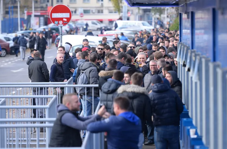 Gužva kod maksimirskog stadiona: Rasprodano svih 3000 ulaznica za utakmicu u Milanu!