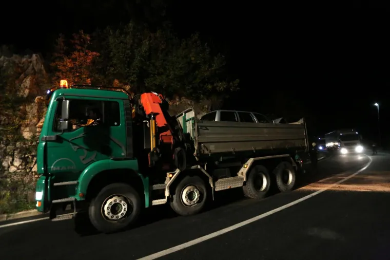 PROMETNA NESREĆA NA ULAZU U NOVI VINODOLSKI: Ozlijeđene osobe prevezene su u KBC Rijeka
