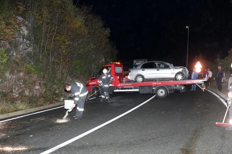 PROMETNA NESREĆA NA ULAZU U NOVI VINODOLSKI: Ozlijeđene osobe prevezene su u KBC Rijeka