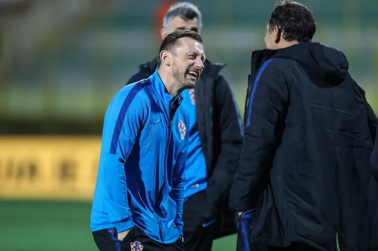 TKO JE SVE DO&Scaron;AO U PULU? Ovaj put nema predsjednice, ali skupilo se ugledno dru&scaron;tvo