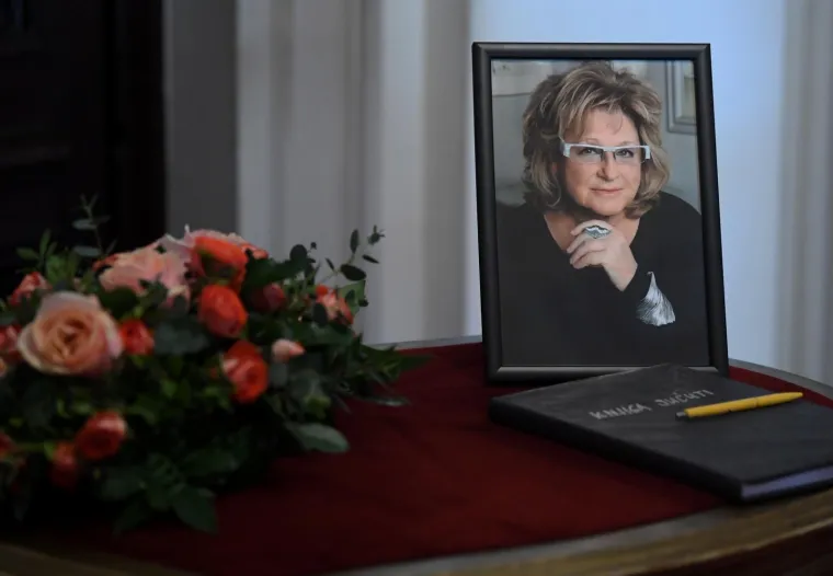 OPROŠTAJ OD MANI GOTOVAC: Na komemoraciji je pjevao Let 3, a poznati glumci su joj recitirali pjesme